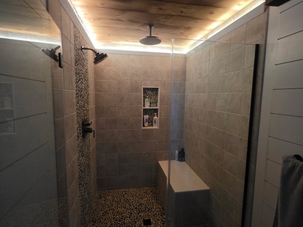 Residential & Commercial Tile floors from Five Star Flooring in Raymond, NH